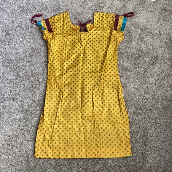 Beautiful ethnic tunic top - Picture 2 of 4